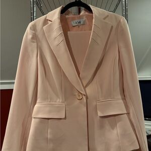 Le Suit Women's Pink Blazer and pants